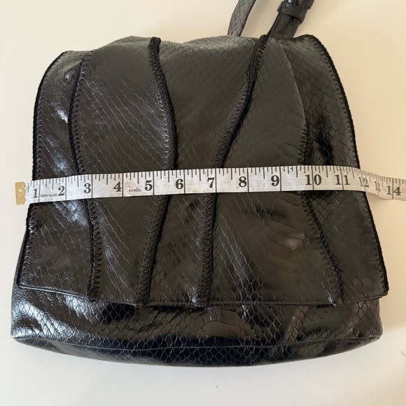 Vintage  SHARIF Reptile Embossed Cross Body Shoulder Bag Black - Picture 9 of 11